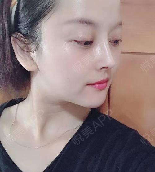 娱乐吃瓜酱不用做鼻子,揭秘明星隐私，不做鼻子也能畅游娱乐圈